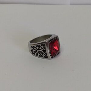 Red Rectangular Faceted Stone Ring Chunky Heavy Ornate Detail Sides Size 8 Goth